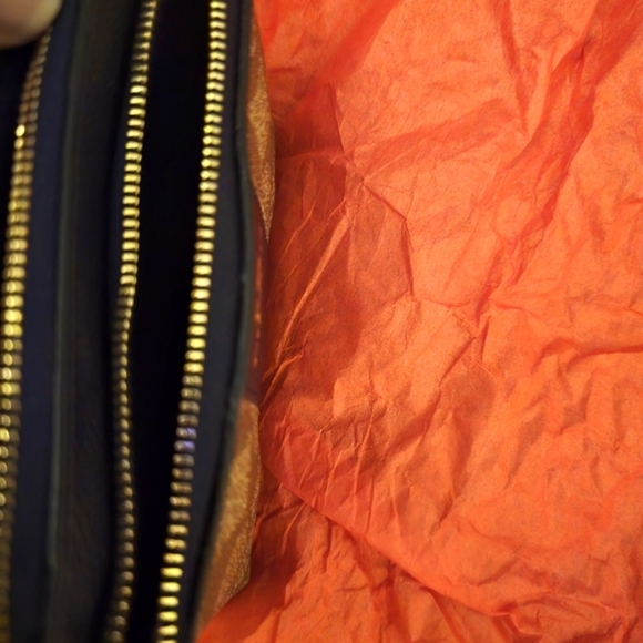 NWOT Coach Brown and Black w Gold Hardware Wristlet Adorned W Classic Coach logo - Picture 7 of 9